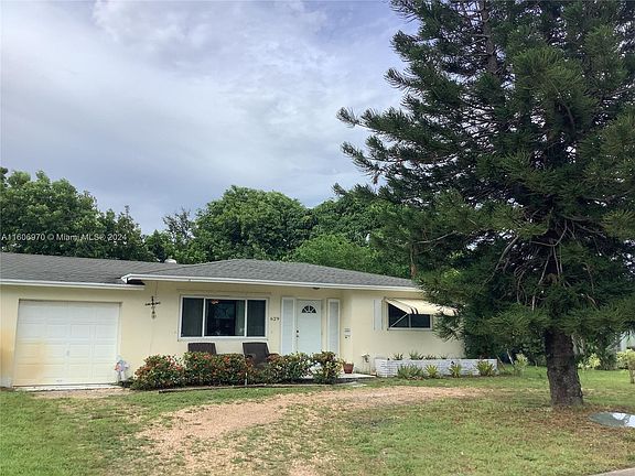3rd image of 629 Greenbriar Dr