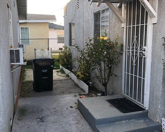 3rd image of 2533 Obama Blvd