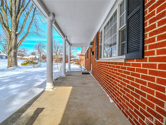 5th image of 4048 Locustwood Dr