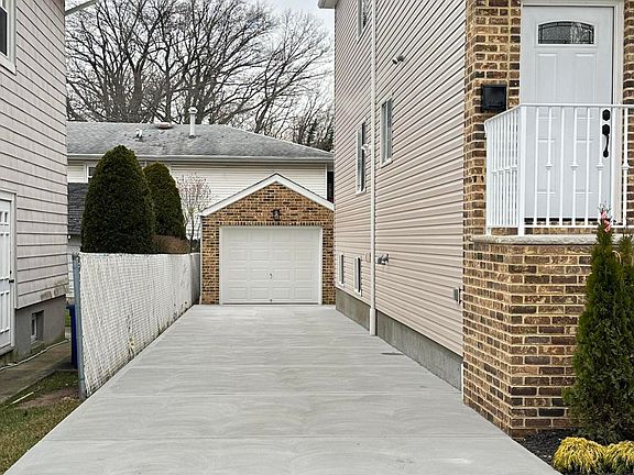 3rd image of 10 Holly Pl
