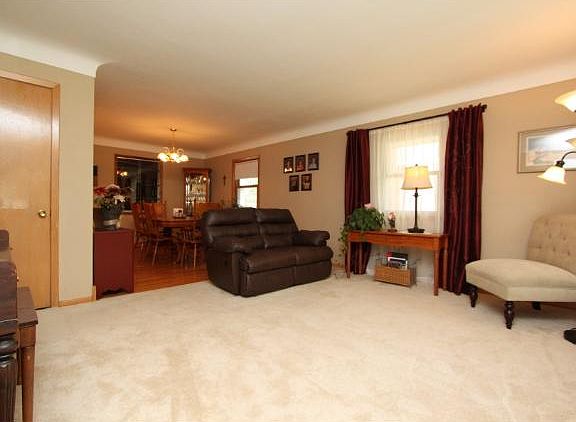2nd image of 393 Haskell St E