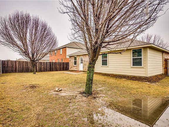3rd image of 1102 Lowndes Ln