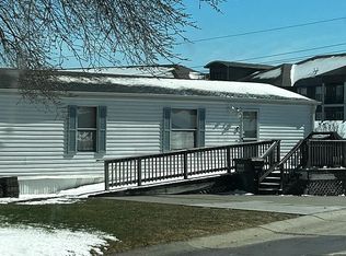 910 W 6th St Trailer 23, Papillion, NE 68046