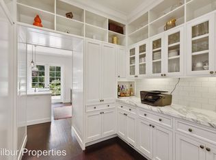 561 Center Dr, Palo Alto, CA 94301