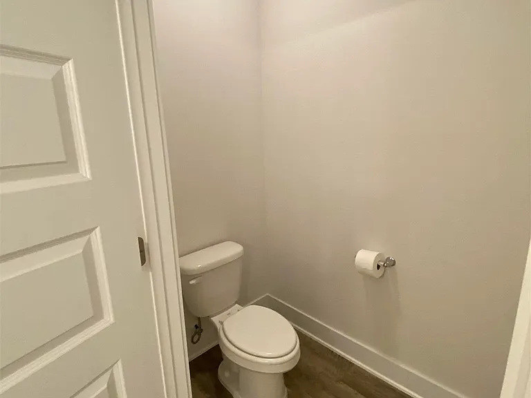 5870 Danbury Blvd — Photo 23