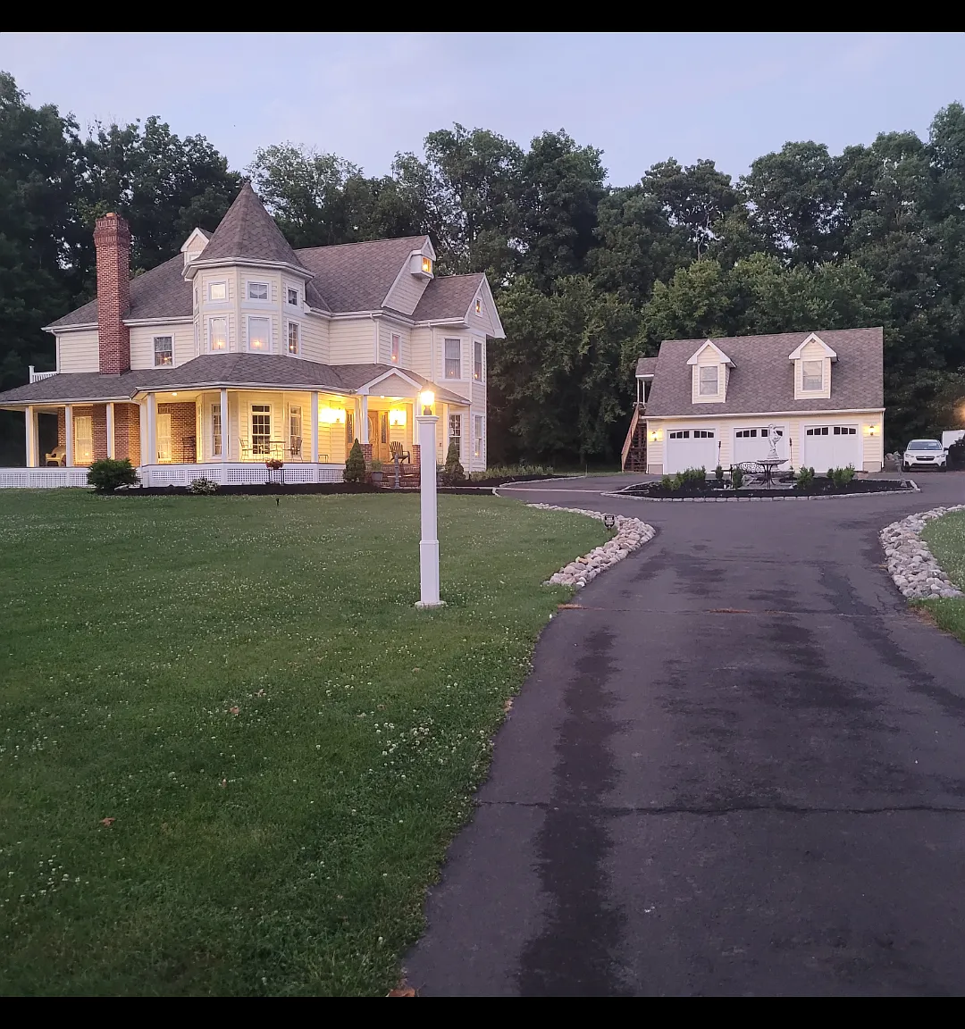 4 bed, 3.5 bath, 3600 sqft, $5,000 — Photo 1