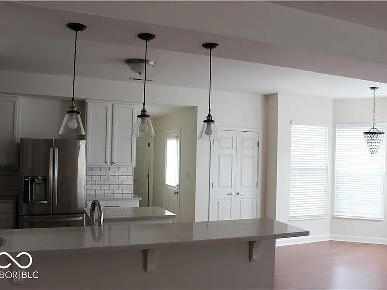 6255 Canterbury Dr — Photo 28