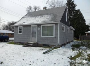 2015 N Owaissa St, Appleton, WI 54911