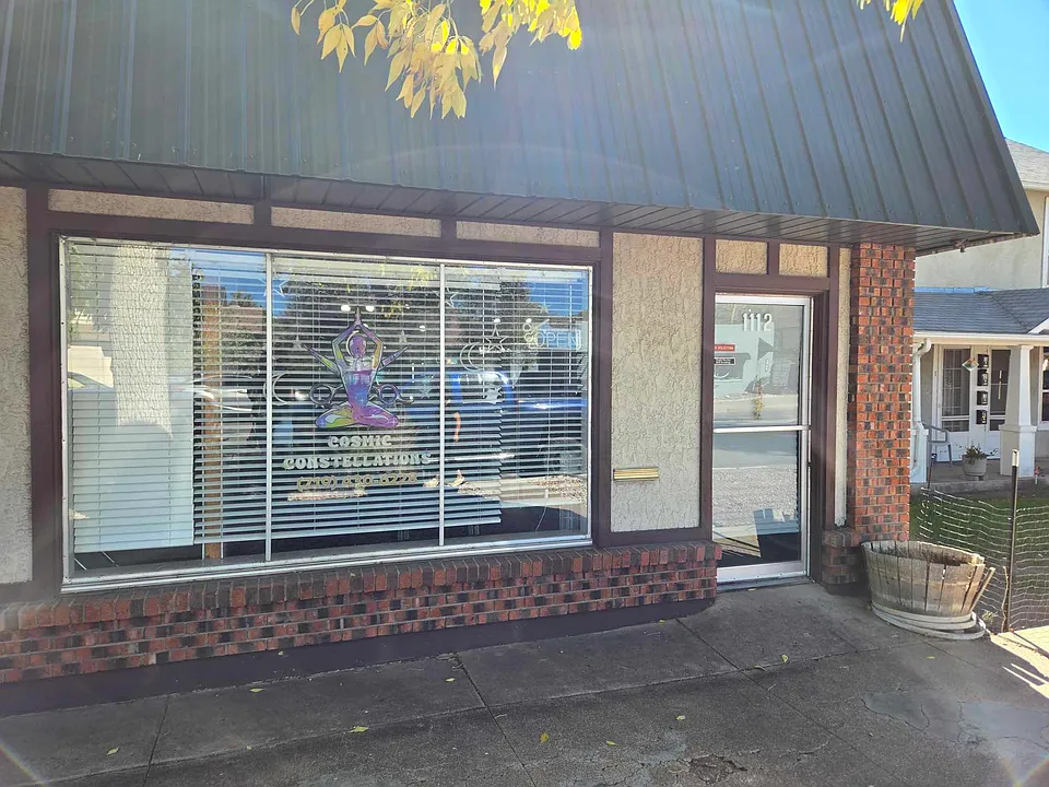 1112 Main St #1