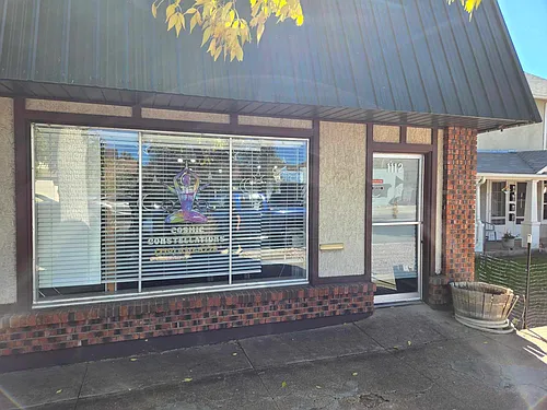 1112 Main St #1 Photo 1
