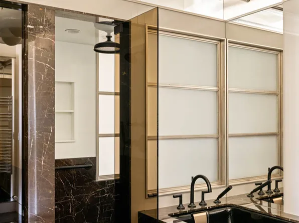 30 West 15th Street image 15 of 24