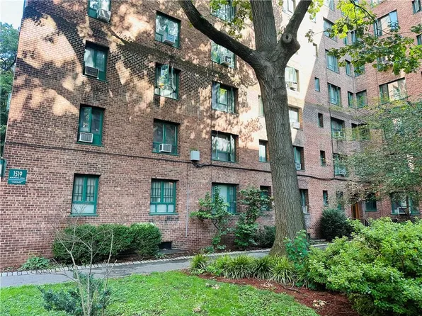 1519 Metropolitan Avenue #4C, Bronx, NY 10462