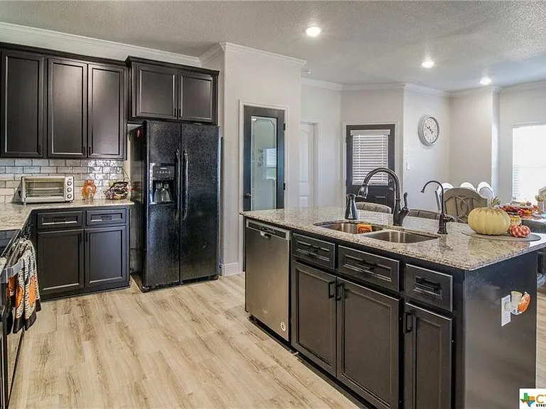 7917 McCullough Loop — Photo 10
