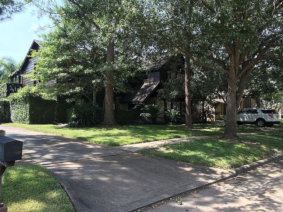 1st image of 2807 Pepper Wood Dr