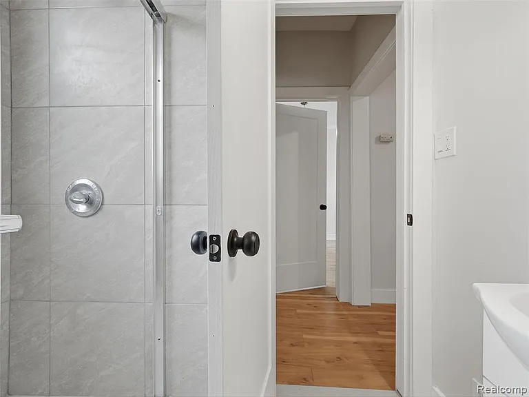 146 E Hazelhurst St #6 — Photo 14