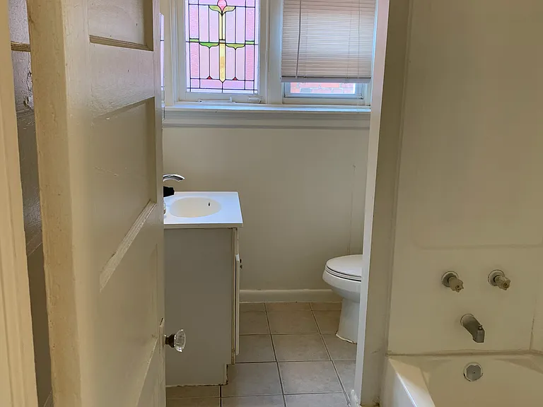 1142 Princess Ave — Photo 14