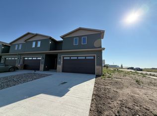 4017 Crossing St SW, Minot, ND 58701