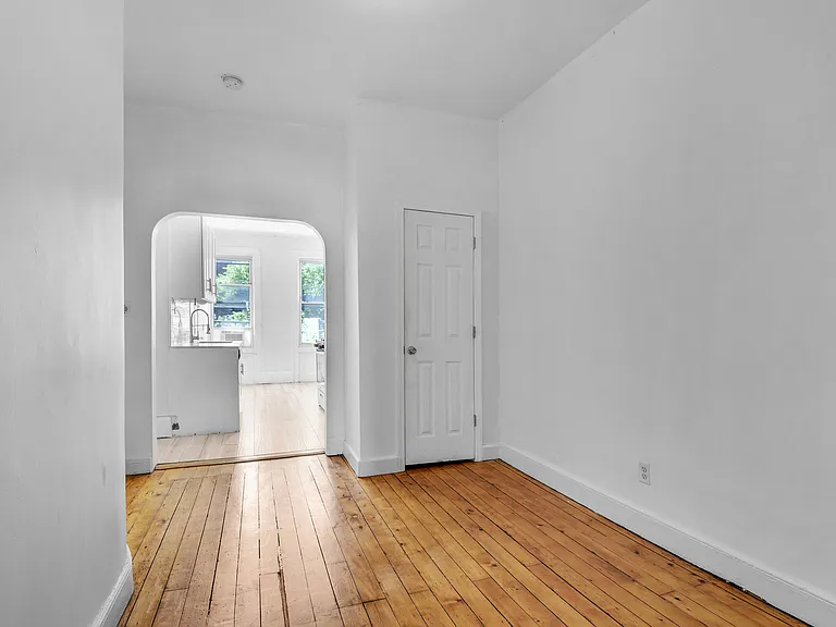 100 Powers St #3R — Photo 7