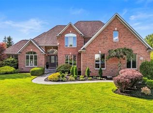 9082 Winding Creek Ln, Clarence Center, NY 14032