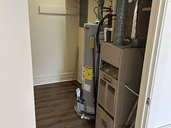 4th image of 417 E Cook St #11154805