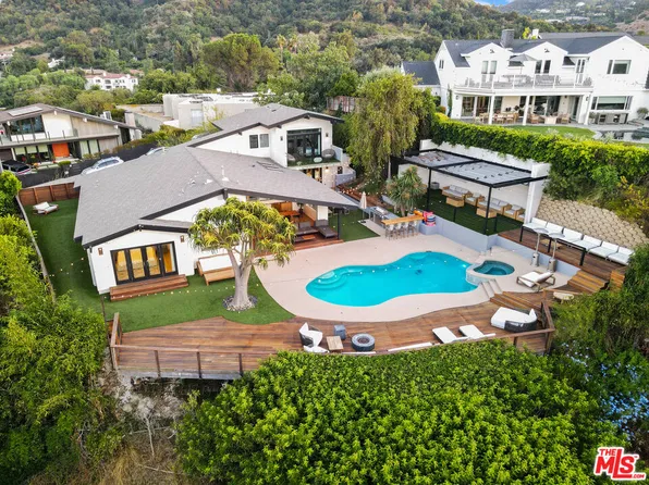 11308 Dona Teresa Dr, Studio City, CA 91604