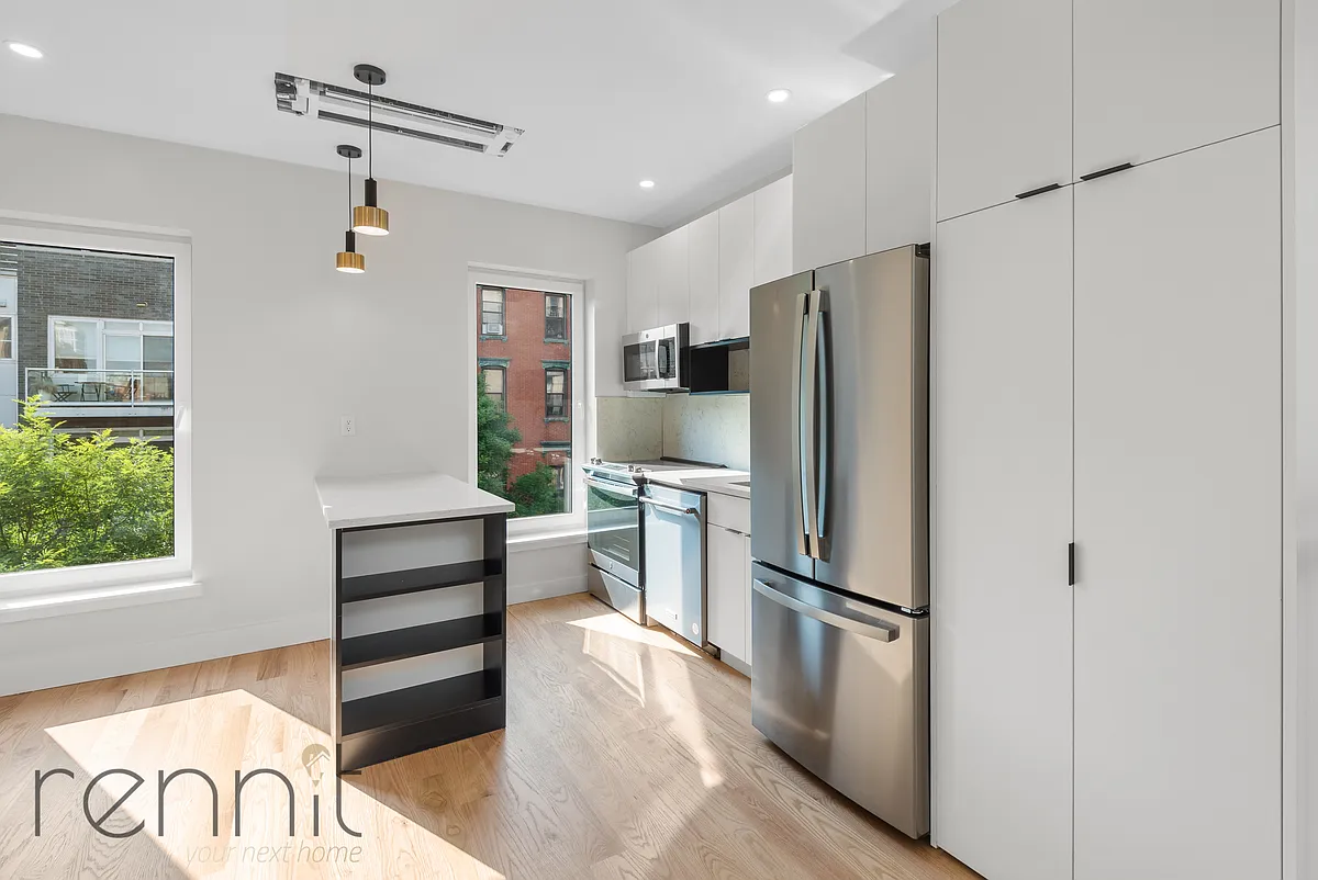 Primary Photo - 331 Bedford Ave #4