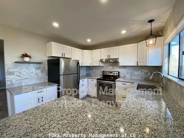 525 Southpark Rd — Photo 9
