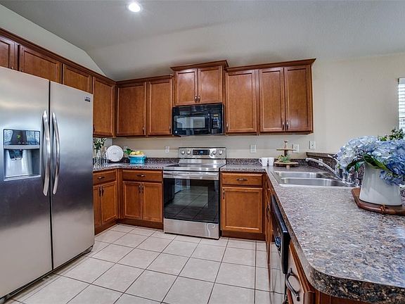 5th image of 136 Meadow Crest Dr