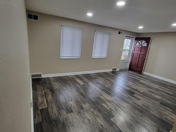 3rd image of 3708 California Ave