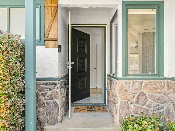 3rd image of 3255 Laurelhurst Dr