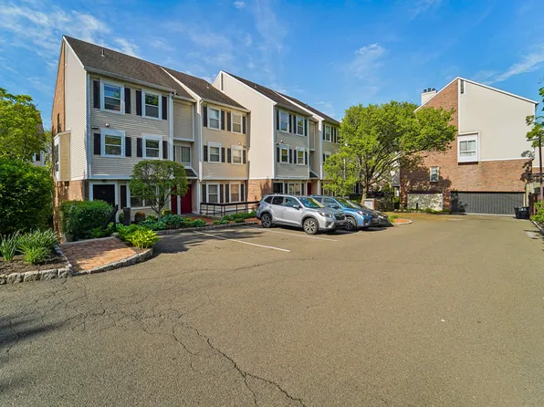 51 Highland Road #51, Stamford, CT 06902