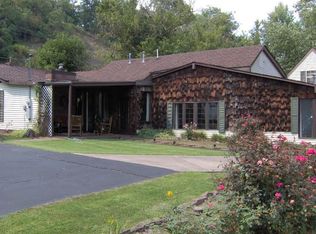 154 Strawberry Rd, Saint Albans, WV 25177