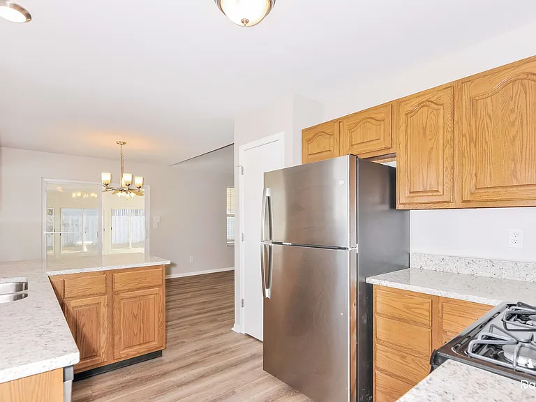 2702 Red Cedar Parc Dr S — Photo 2