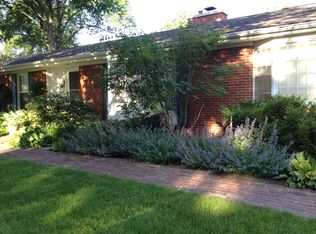 900 Echo Ln, Glenview, IL 60025