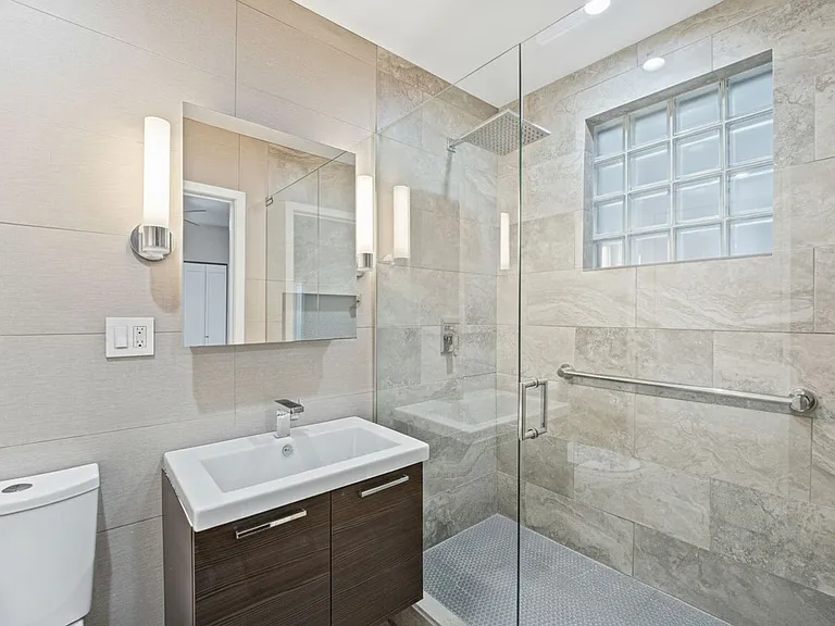 2850 W Henderson St #1 — Photo 8