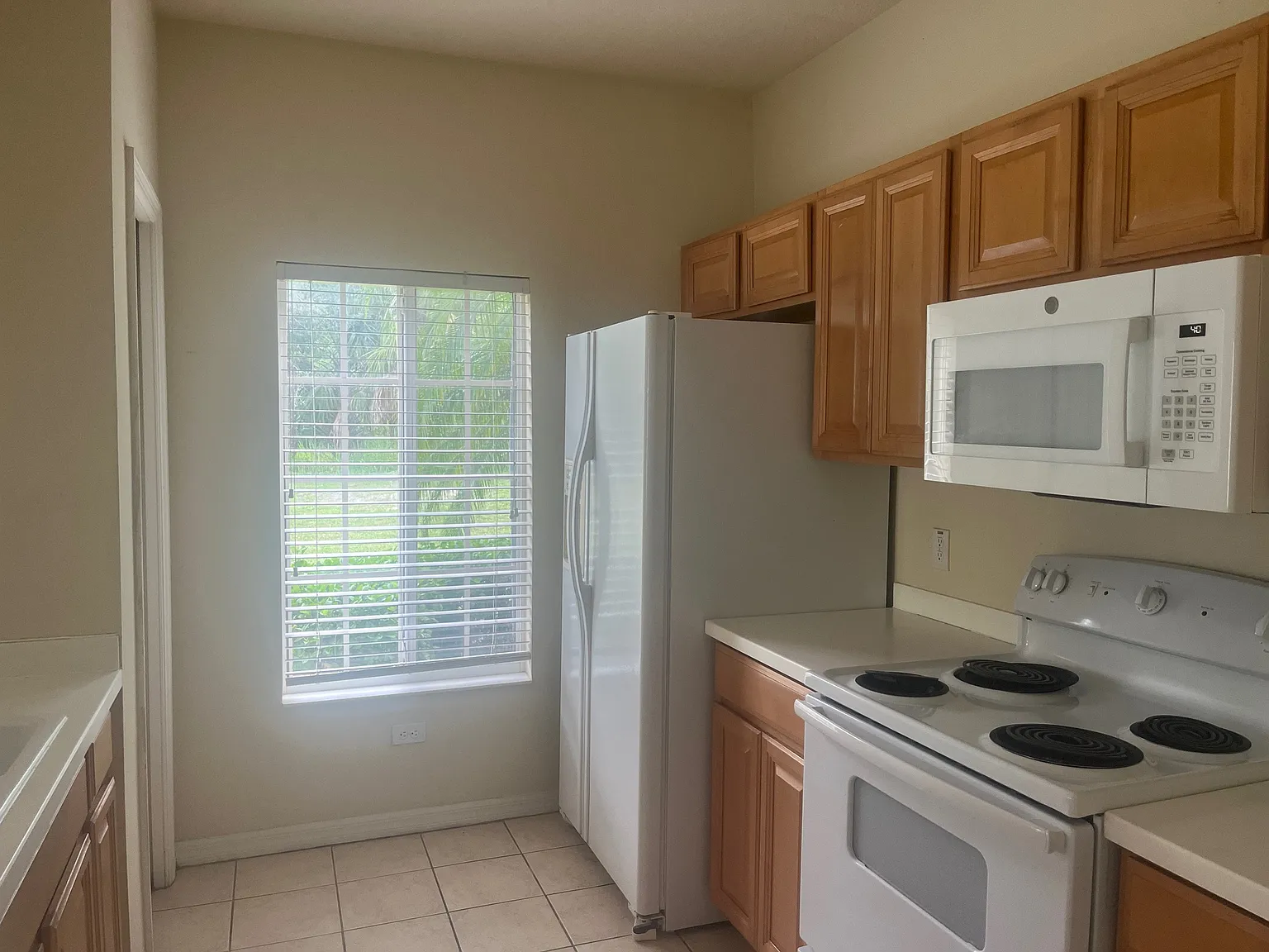 3 bed, 2.5 bath, 1200 sqft, $1,650 — Photo 4