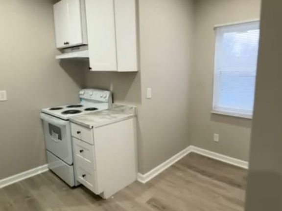 5th image of 2320 E 12th St #8
