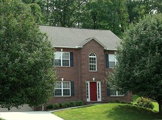 1202 Walcot Ln, Knoxville, TN 37909