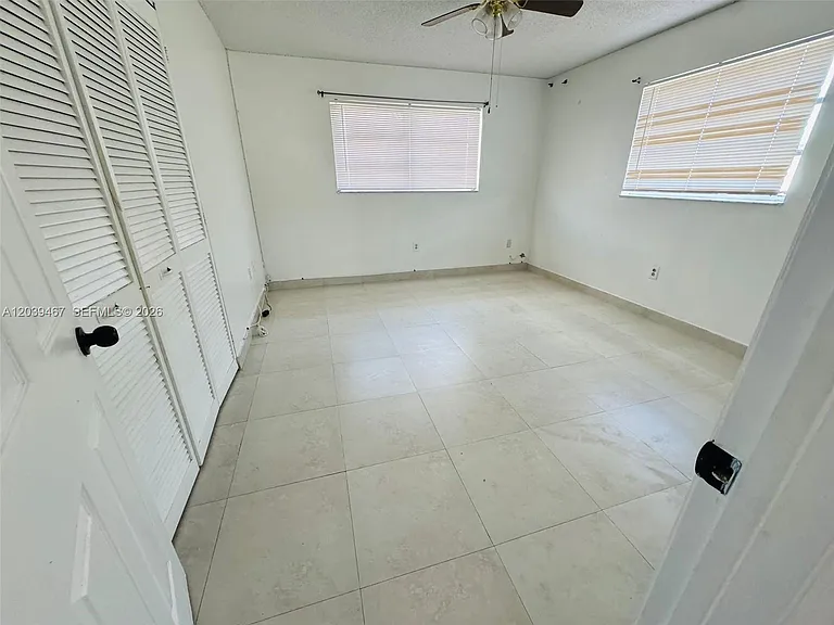 215 NW 35th Ave #UP — Photo 17