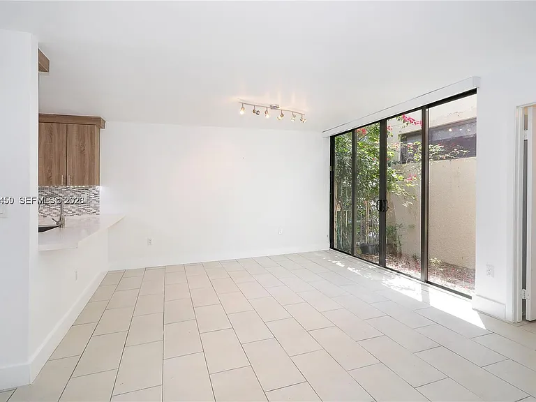 8124 SW 87th Ter — Photo 8