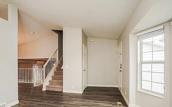 4th image of 5903 S Woodview Dr