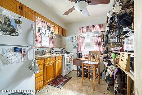 1st image of 75 Margaretta Ct #1