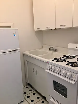 Rented by Comprehensive Management | media 5