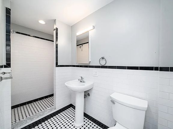 3rd image of 1146 Ogden Ave