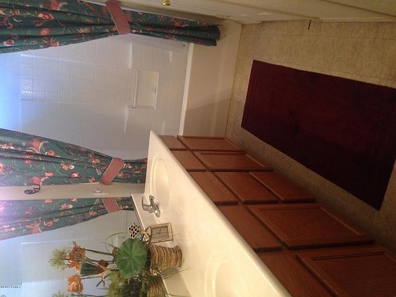 3rd image of 1305 S Loomis