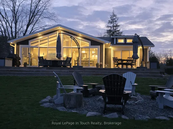 110 Lone Pine Rd, Georgian Bay, ON L0K 1S0