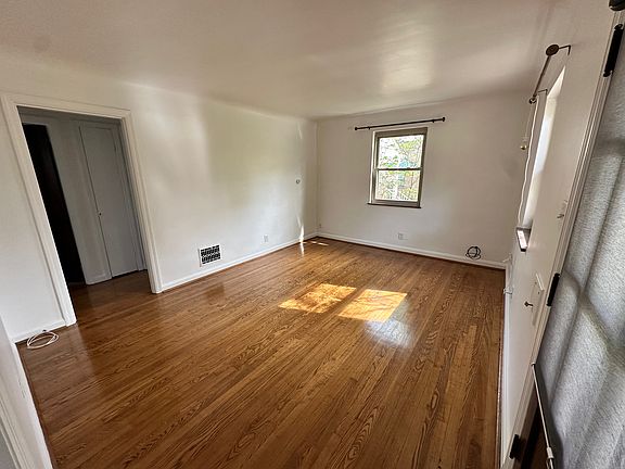 2nd image of 178 Crescent Ave