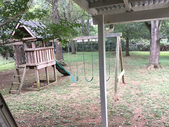 2nd image of 717 Stewart Valley Dr