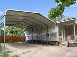112 Queenswood Dr, Gun Barrel City, TX 75156