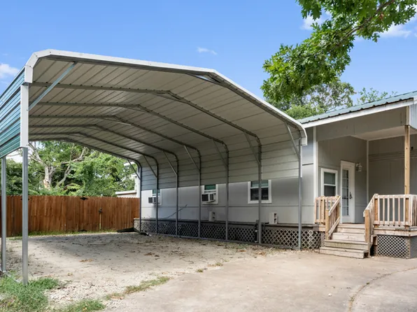 112 Queenswood Dr, Gun Barrel City, TX 75156